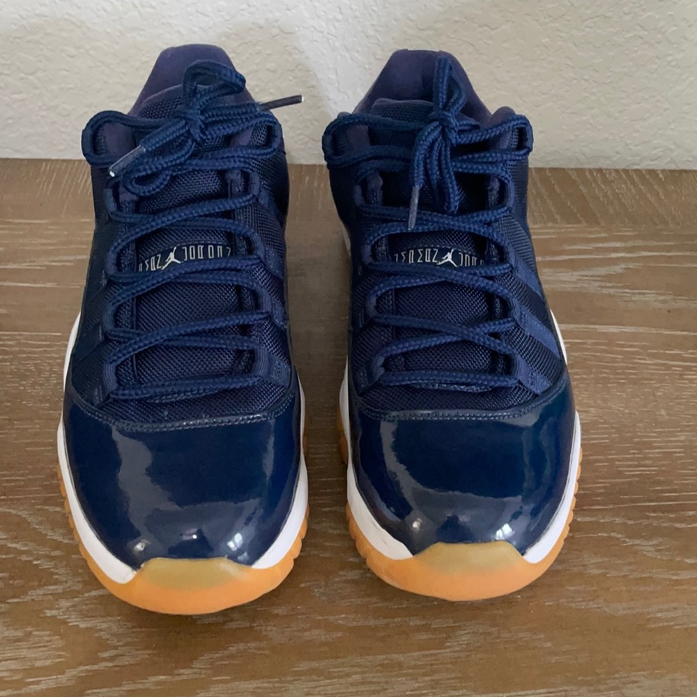 Jordan 11 retro low Midnight Navy “gum bottoms”